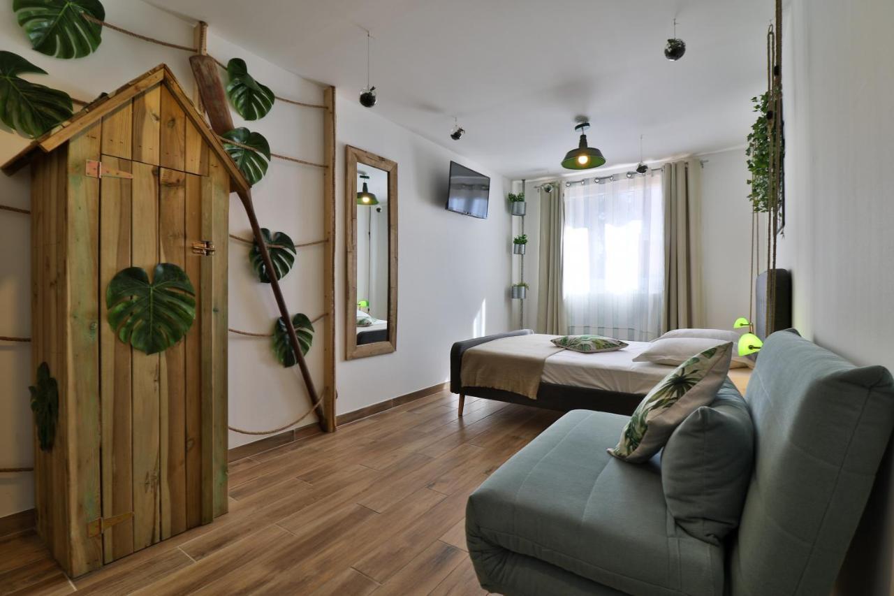 Hotel La Bastide Hyeres Exterior photo